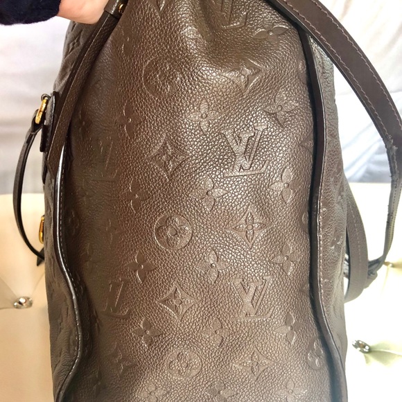 List #2LV Lumineuse PM - Picture 3 of 9